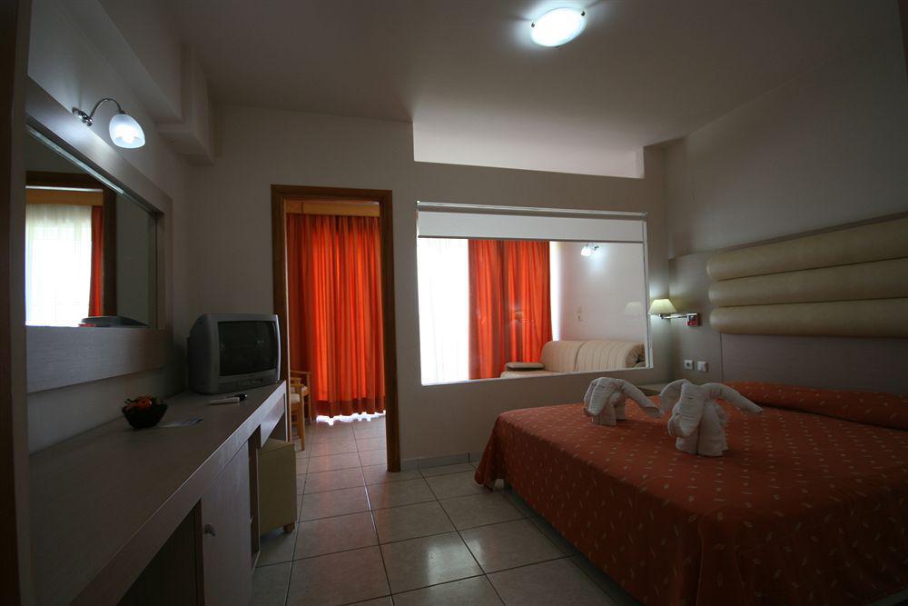 Zorbas Hotel 4*